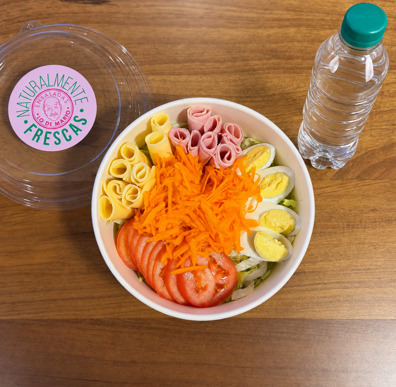 Ensalada Clasica con bebida
