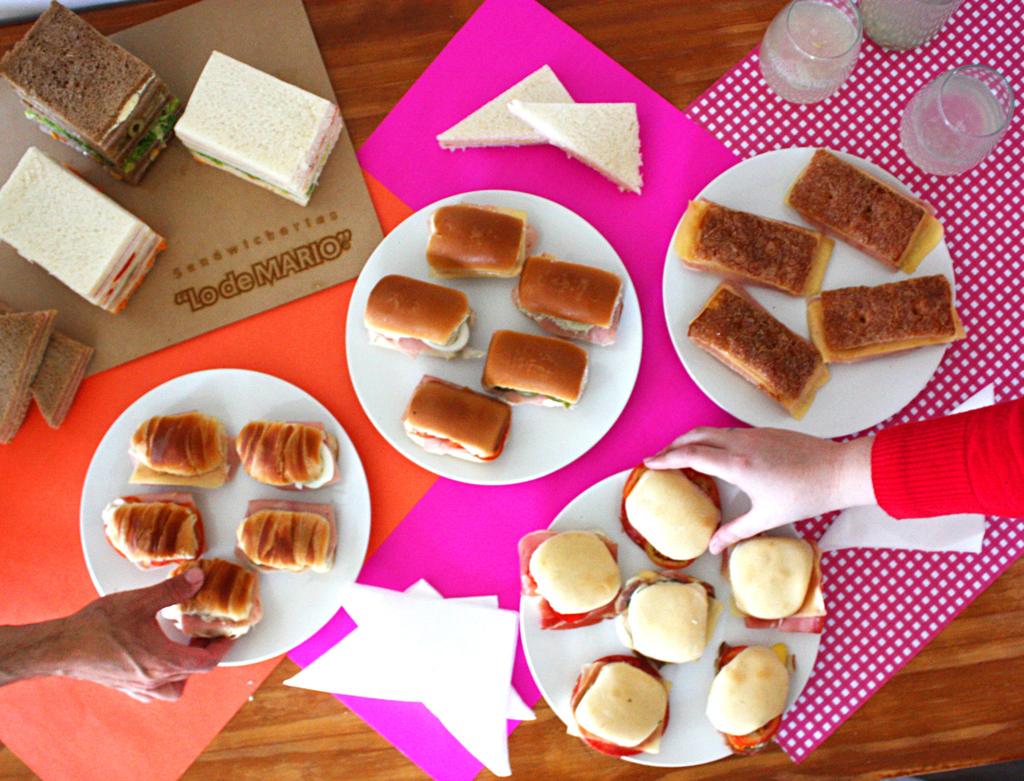 mesa de evento · bandejas